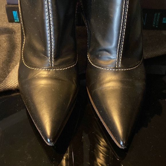 Authentic Louis Vuitton black Gold padlock boots - Picture 2 of 12